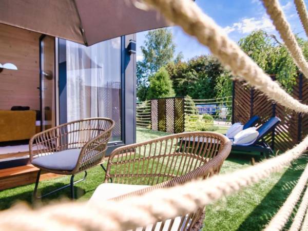 Przestronny taras z miejscem do grillowania 