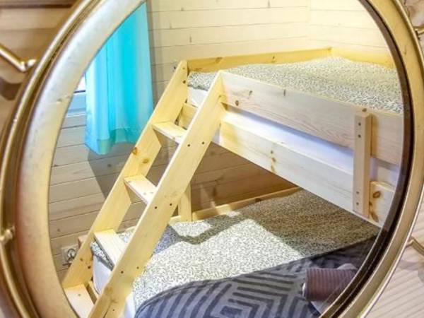 Sypialnia z łóżkiem piętrowym – funkcjonalne i wygodne miejsce do wypoczynku