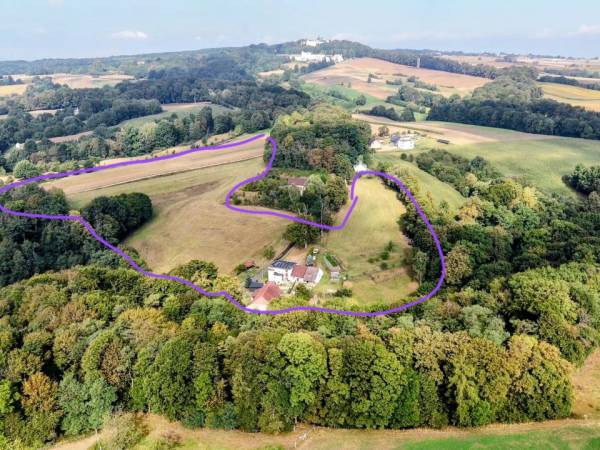 Teren agroturystyki z widokiem na Górę Św. Anny