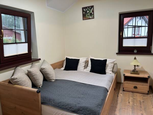 Sypialnia- domek z trzema sypialniami.