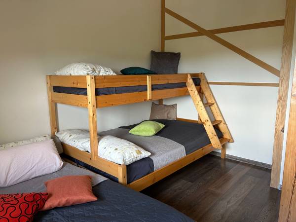 Sypialnia- domek z trzema sypialniami.