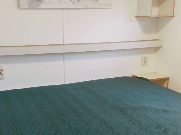 sypialnia z łóżkiem małżenskim