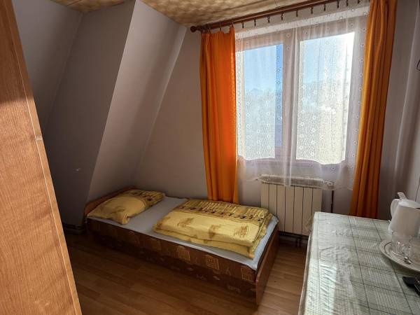 Pokoje Gościnne ''Pod Smrekami''