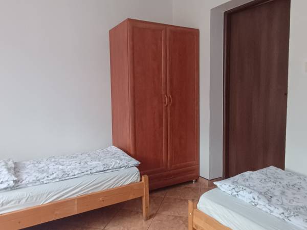 Pokój nr 2_3 osobowy 