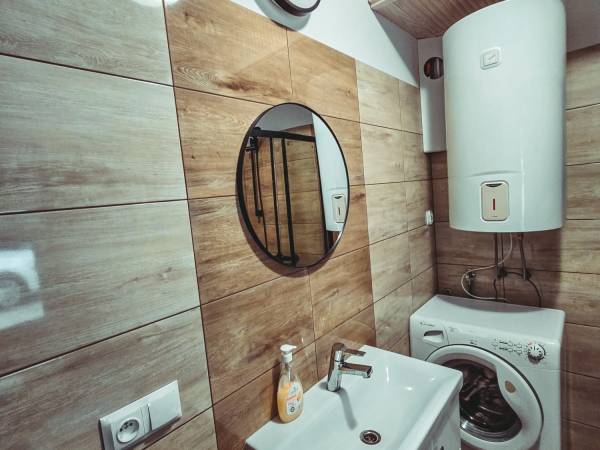 Domek z stawem w lesie SAUNA (BALIA)