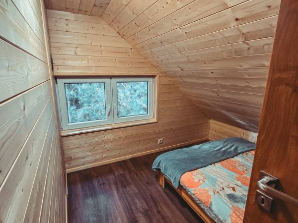 Domek z stawem w lesie SAUNA (BALIA)