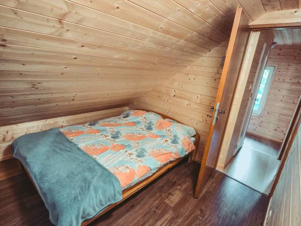 Domek z stawem w lesie SAUNA (BALIA)