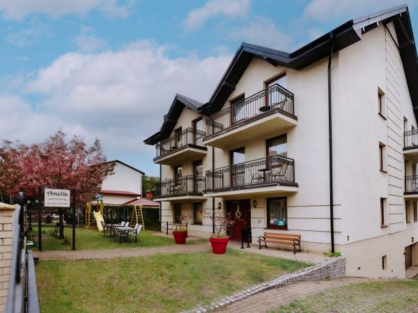 Amelia Apartament, wjazd do garażu