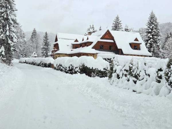 Willa Zarębek zimą