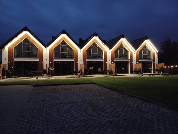 Błękitne Zamorze i Domki Premium