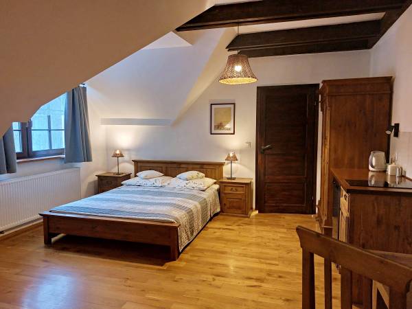 Pokój 2-osobowy z aneksem kuchennym i łazienką