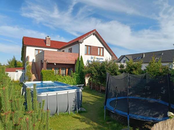 basen podgrzewany solarami