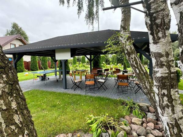 wiata z piłkarzykami i TV