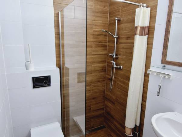 Pokój nr 10 łazienka