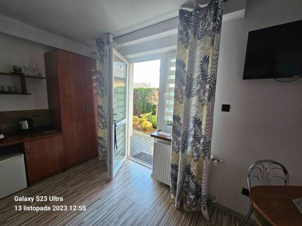 Pokoje i domki u Joli przy jeziorze