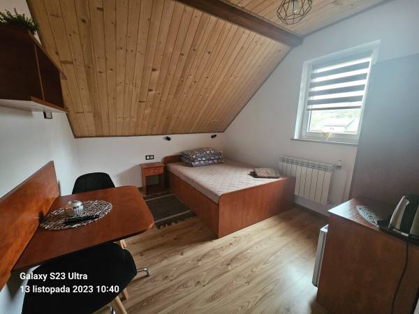 Pokoje i domki u Joli przy jeziorze