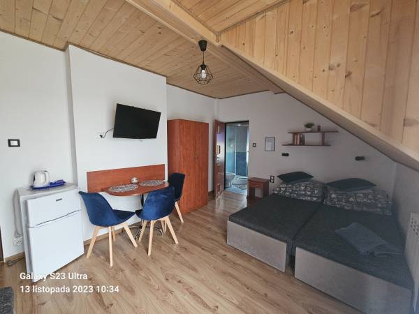 Pokoje i domki u Joli przy jeziorze