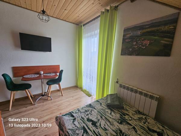 Pokoje i domki u Joli przy jeziorze