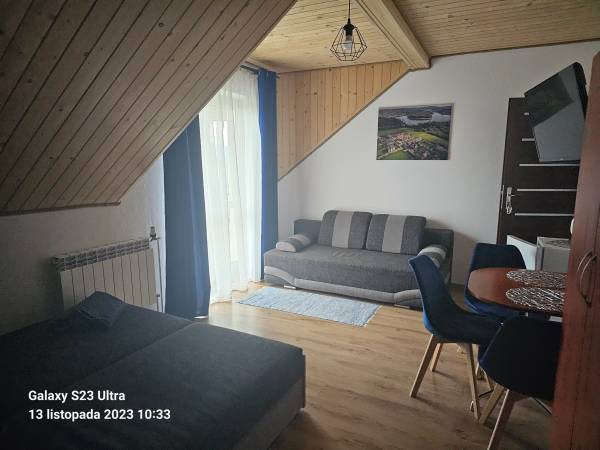 Pokoje i domki u Joli przy jeziorze