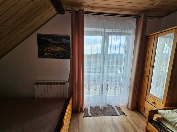 Pokoje i domki u Joli przy jeziorze