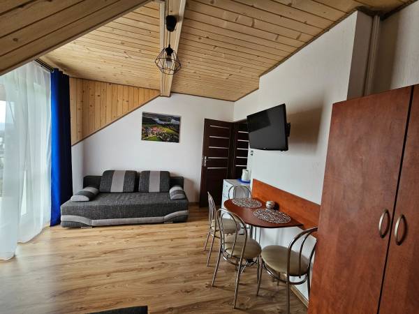 Pokoje i domki u Joli przy jeziorze