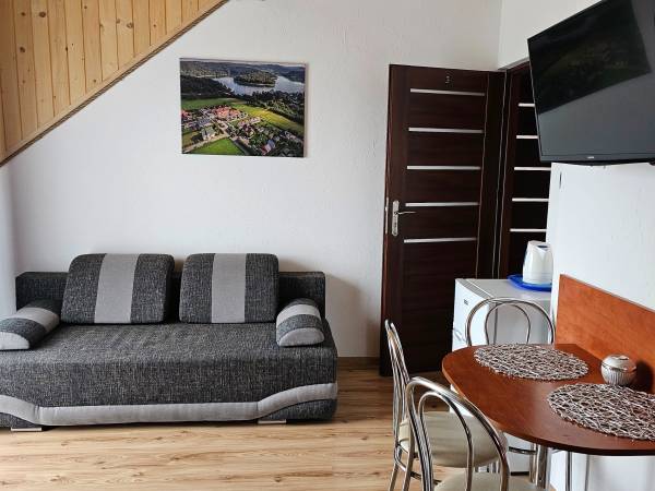 Pokoje i domki u Joli przy jeziorze