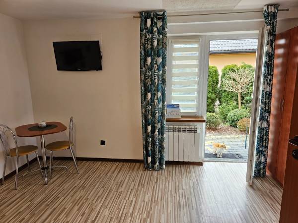 Pokoje i domki u Joli przy jeziorze