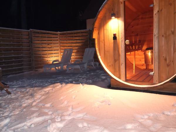 Domek z Basenem ,sauną i banią ruską.