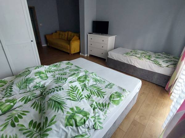 pokój 4 lub 5 osobowy z balkonem nr11.