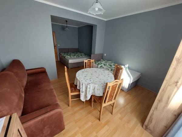 pokój 4os z balkonem nr10