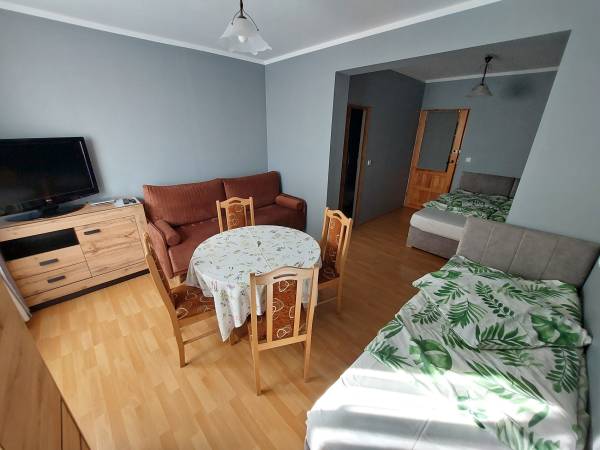 pokój 4os z balkonem nr10 