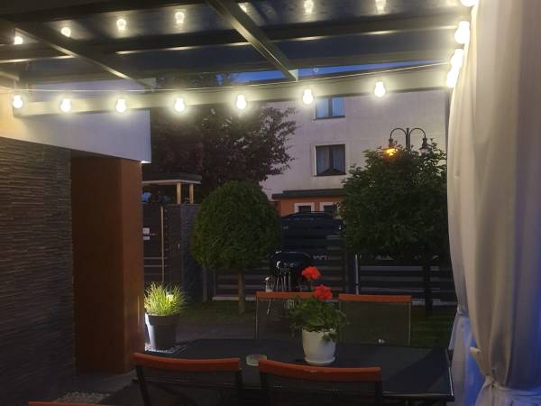 Teren z zewnątrz, miejsce na grilla i odpoczynek 