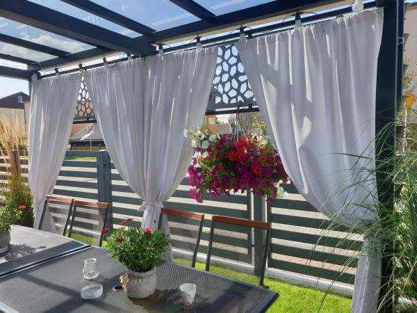 Teren z zewnątrz, miejsce na grilla i odpoczynek 