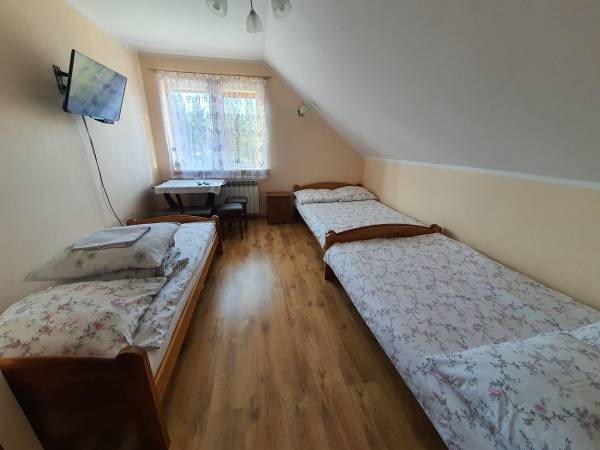 Pokój nr 5: pokój pięcioosobowy