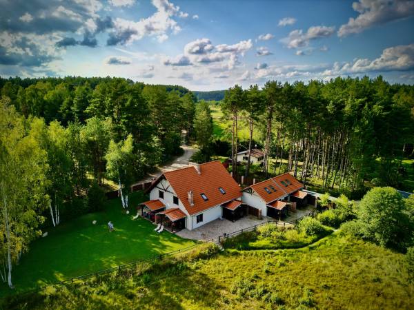 Dworek Wdzydze - Domki i Apartamenty