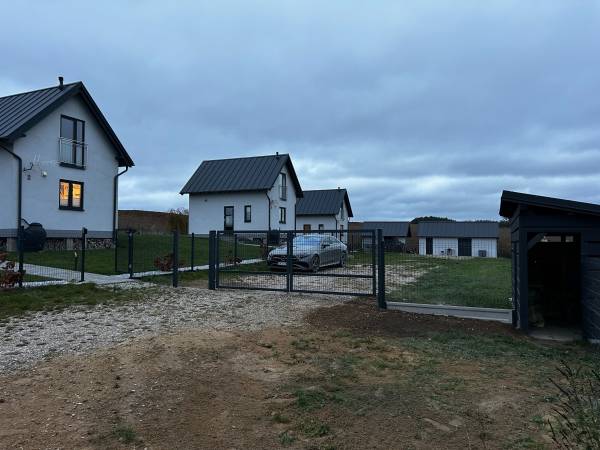 Domki na polanie Borzestowska Huta jezioro Raduńskie 