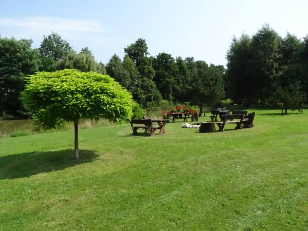 Dębowa Ostoja - domki agroturystyczne nad stawem