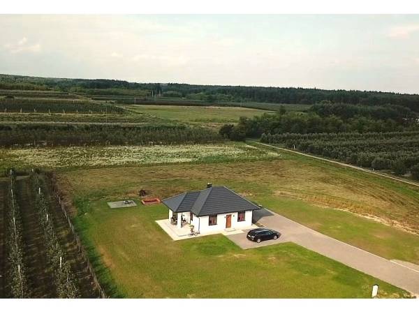 Domek wśród Jabłonek