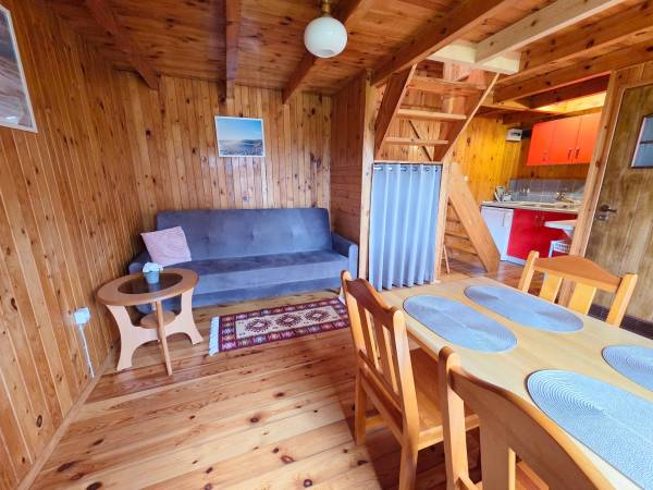 Domek piętrowy - salon z aneksem kuchennym