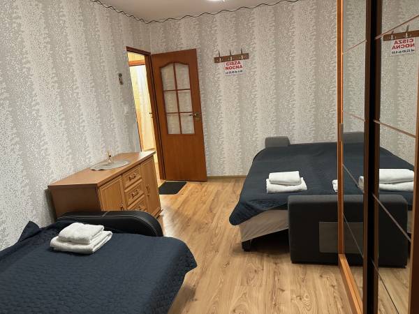 Sypialnia 1 (2 duże łóżka)