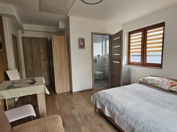 pokój dwutrzyosobowy