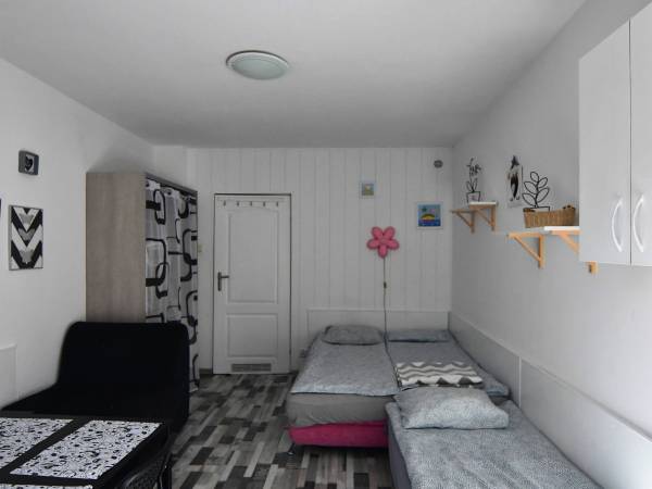 Pokój rodzinny nr 7 - 4 os z wyjściem do ogrodu