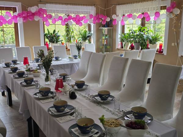 Zajazd Karłów Restauracja &Pokoje Gościnne