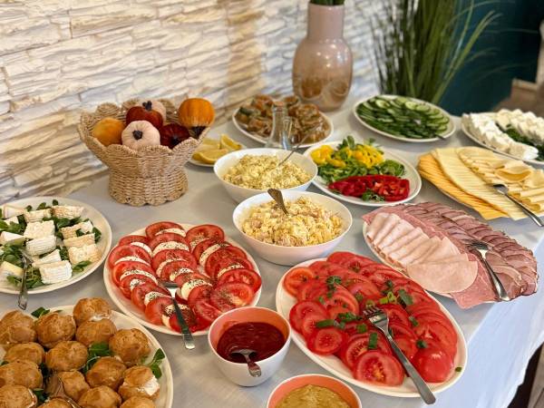 szwedzki stół śniadanie