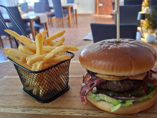 Restauracja I pensjonat Nowak by Babula