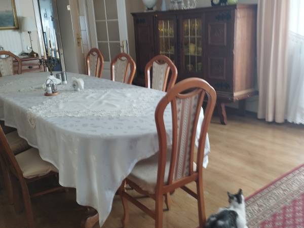 część jadalni na 20 osób