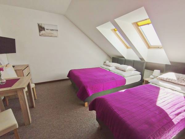 pokój nr 5 sypialnia