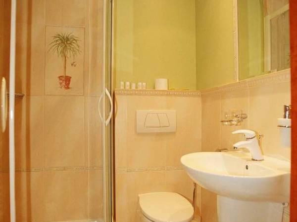 Łazienka Pokój "Cytrynowy" Eleganckie pokoje w Krynicy Morskiej Willa Amor