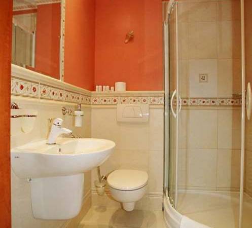 Łazienak Apartament KoralowyEleganckie pokoje w Krynicy Morskiej Willa Amor