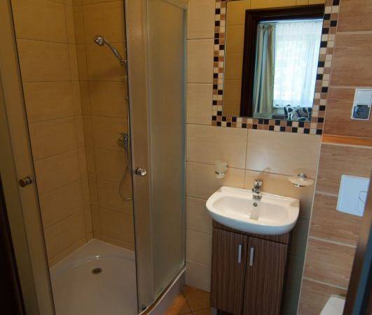 Gajówka - Całoroczne Pokoje i Apartamenty